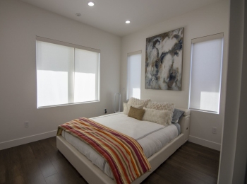 motorized-roller-shades-closed-rechargeable-battery-san-jose-bedroom